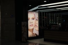 化妆品柜台发光广告牌UV喷绘制作