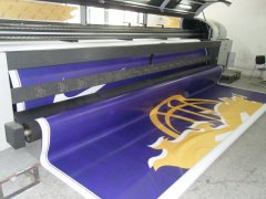 5米UV喷绘机制作大幅刀刮布广告墙纸